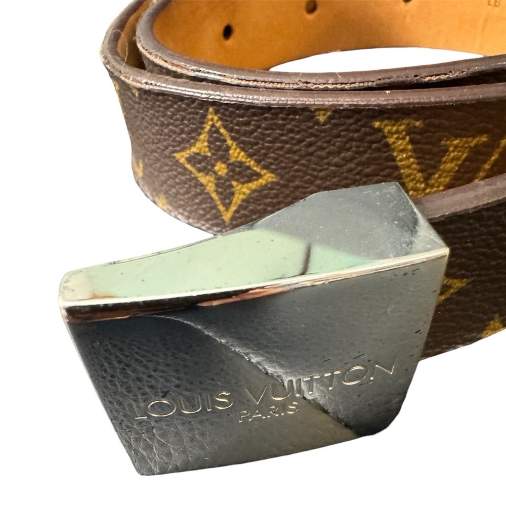 Louis Vuitton monogrammed belt Size 70/28 - Picture 2 of 9